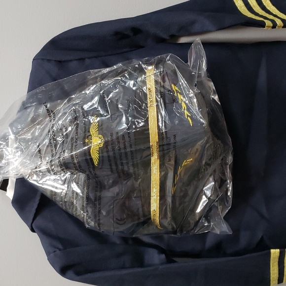 I Want To Be NWT Pilot Costume with Hat - Picture 6 of 10